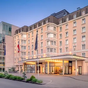Sheraton Grand Hotel